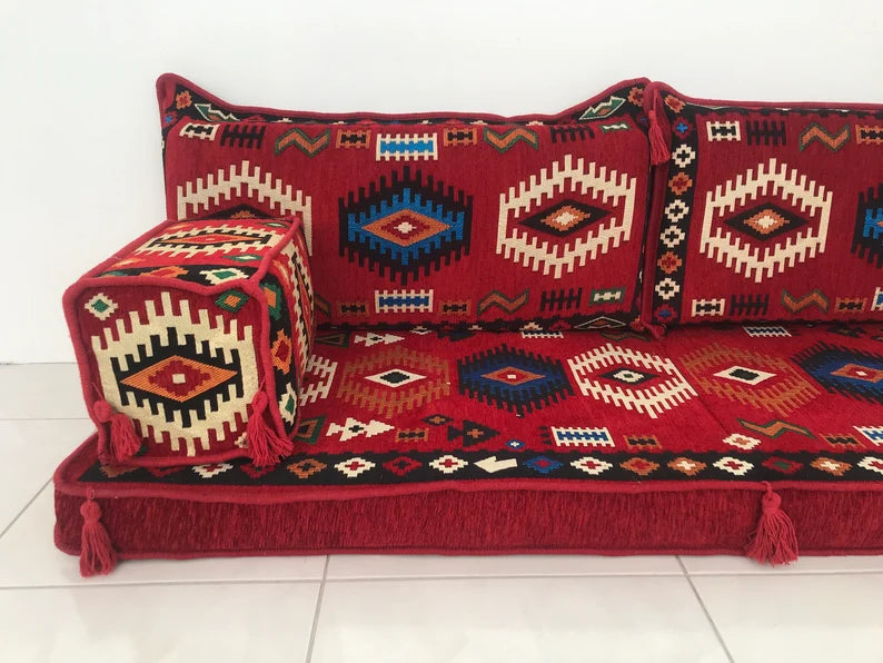 Marokkolainen sohvatyyny – käsinkudottua berberkuviota